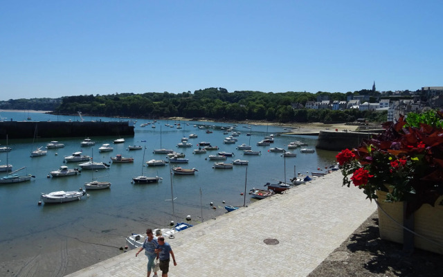 Duplex apartment in a prime seafront location, Treboul, Douarnenez