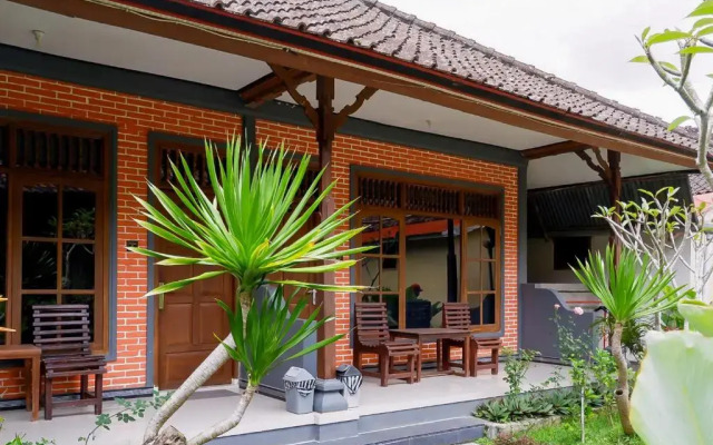 Segara Hotel and Restaurant