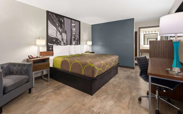 Super 8 by Wyndham Prattville Montgomery