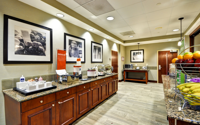 Hampton Inn & Suites Fredericksburg-at Celebrate Virginia