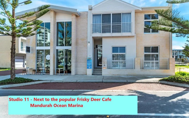 Studio 11 Mandurah Marina