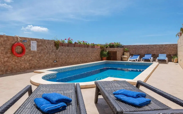 Villayana Gozitan Farmhouse with pool