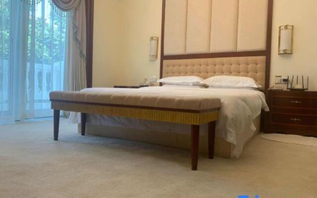 Xilei Hailu Guesthouse