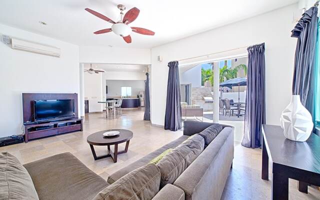 Walk to Cabo Bella beach 3BR Gem: Casa Angelina