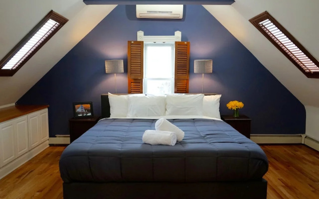 3-Level Bucktown Home - Amazing Outdoors & Parking