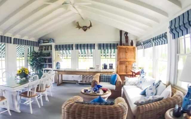 Harbor Knoll Bed & Breakfast