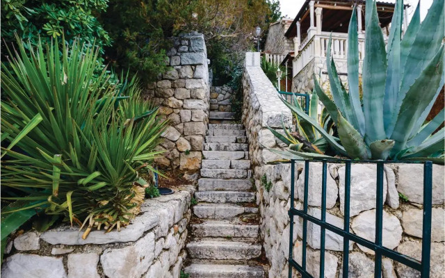 Two-Bedroom Holiday Home in Dubrovnik