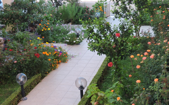 Golden Rose Suites