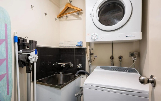 Lantern 1 Bedroom Balcony with mountain View