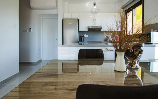 Phaedrus Living: CityView Luxury Flat Georgos 203
