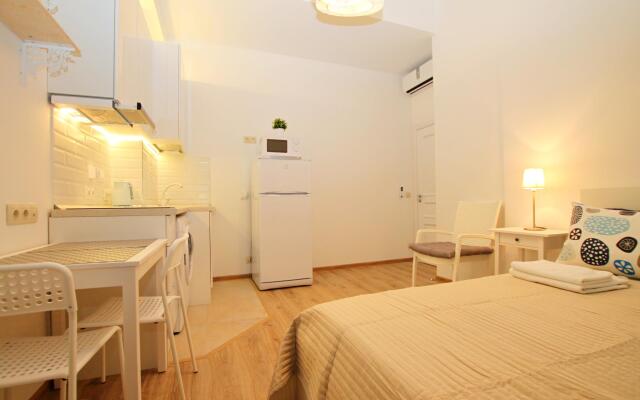 Tverskaya Street (Тверская Стрит) на улице Нижняя 5