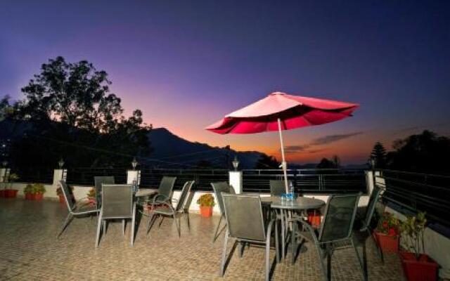 Mayur Hotel Bar And Restaurant