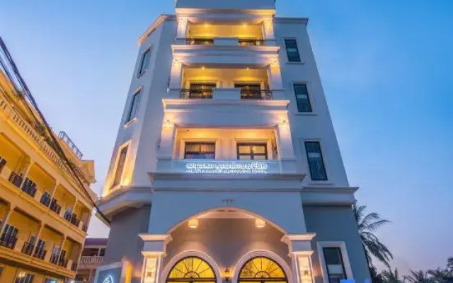 Sky Palace Boutique Hotel