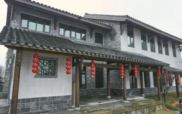 Savile Taoyuan Mountain Residence Hotel (Wugongshan Visitor Center)