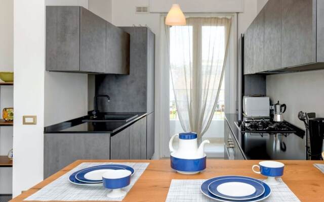 Immaculate 2-bed Apartment in Desenzano del Garda