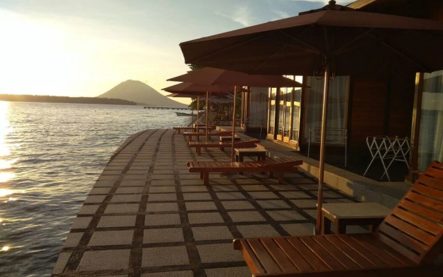 Tanta Moon Luxury Villas Siladen Island