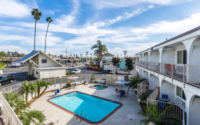Pacific Inn
