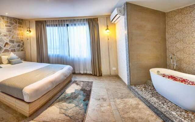 MeroStay 169 Shi Hotel