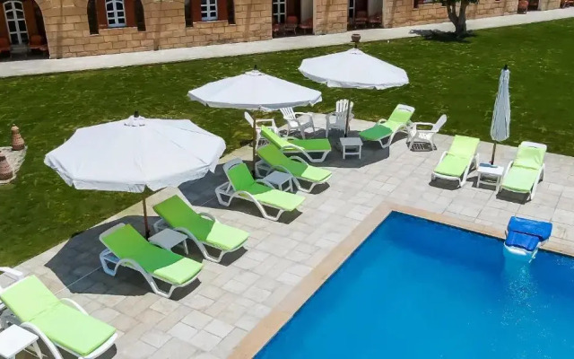 Golden Lake Hotel