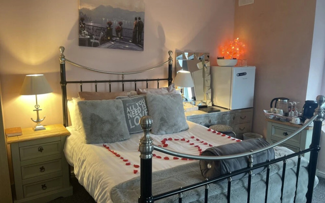 Oyo The Chatwal Boutique Hotel