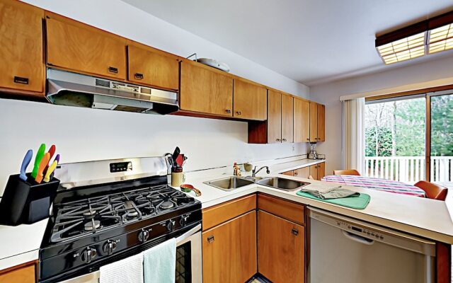 Cape Cod Retreat - 3 Br Home