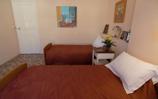 Historical Villa in Thezan-les-Beziers with Garden