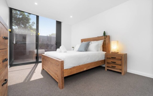Olympic Park Large 1bed Apt+parking Nop01a