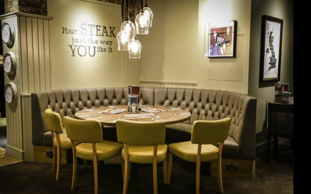 Premier Inn Macclesfield North