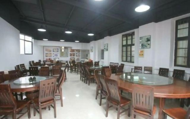 Longzhichuan Hotel