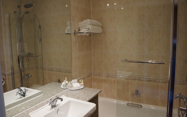 Carnoustie Golf Hotel