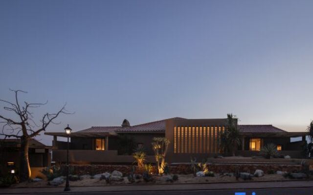 Liuyue·Haidongfang Cliff Seaview Hotel (Dali Erhai Flagship Store)