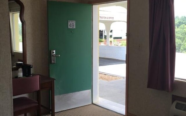 Kingston Inn & Suites