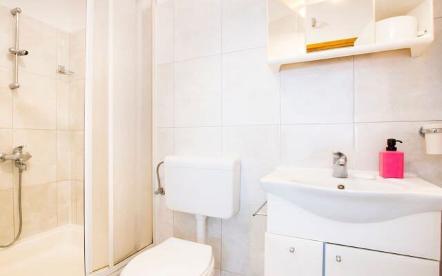 Cosy Holiday Home in Baška Voda With Terrace