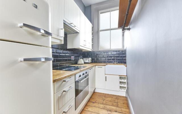 Host Stay The Old Courtroom Flat