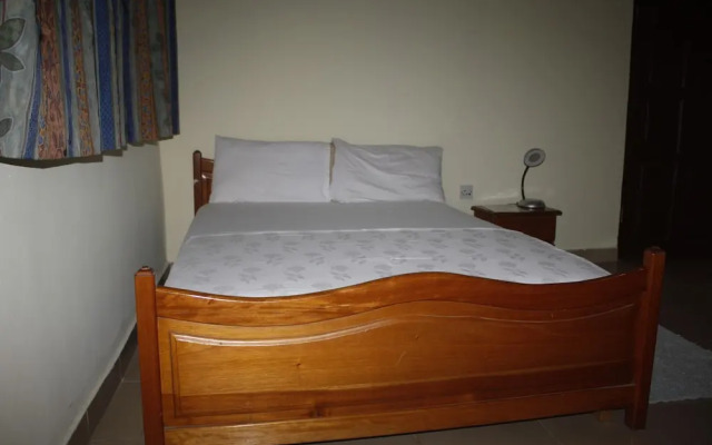 Dokua Royal Hotel
