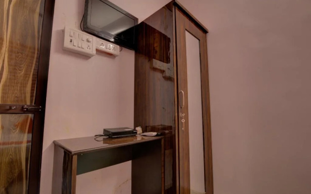 Ashu Bini Hospitality Gokul Dham Film City By OYO Rooms