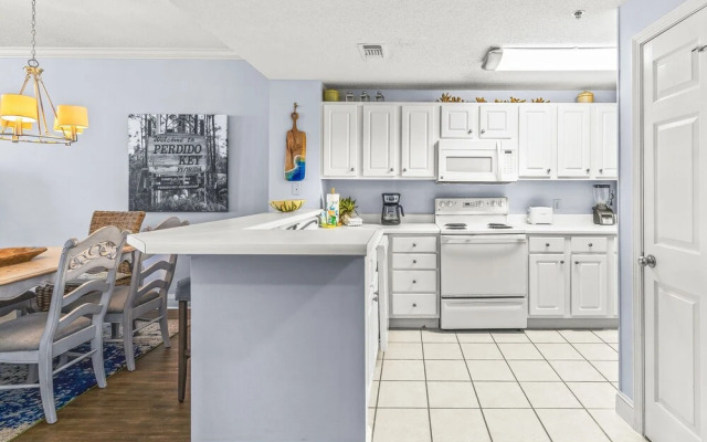 Palacio Condos by Hosteeva