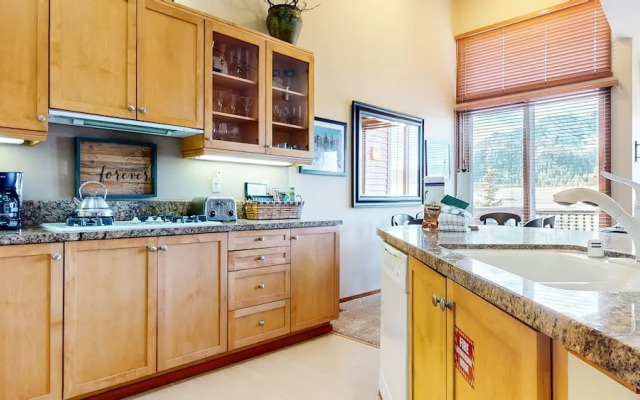 Snowcreek V #997 2 Bedroom Condo by RedAwning