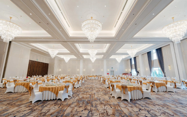 Royal Halong Hotel