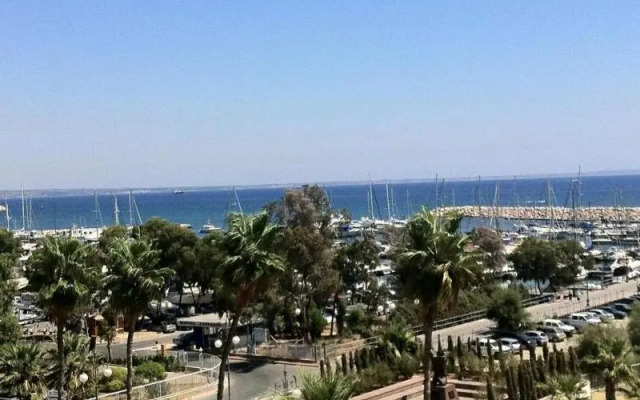 Sun Hall Beach Hotel Apts.