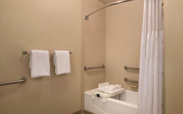 Radisson Hotel Lenexa Overland Park