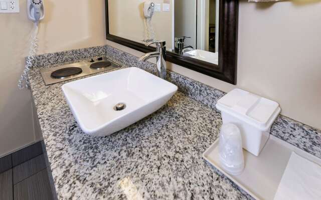 Medicine Hat Inn & Suites