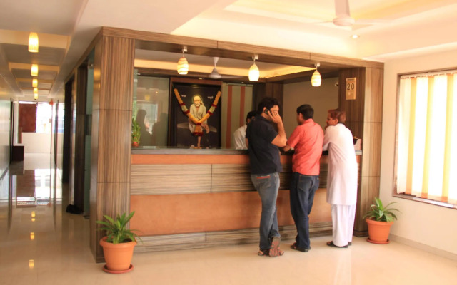 Hotel Sai Gurusthan