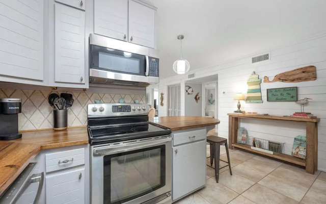 The Condor - Stay for 6