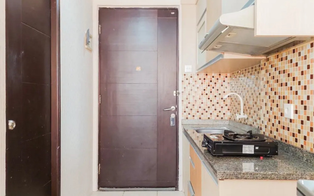 Cozy And Nice Studio At Great Western Apartment