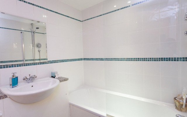 Live in Leeds Millenium Square Apartment