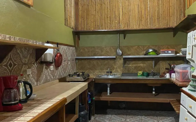 Mauras Tropical Mini Hostel