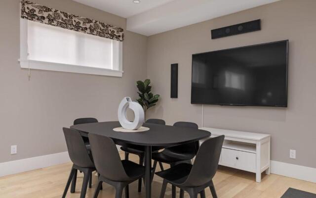 Stunning 3 Bedroom Secondary Suite N Van