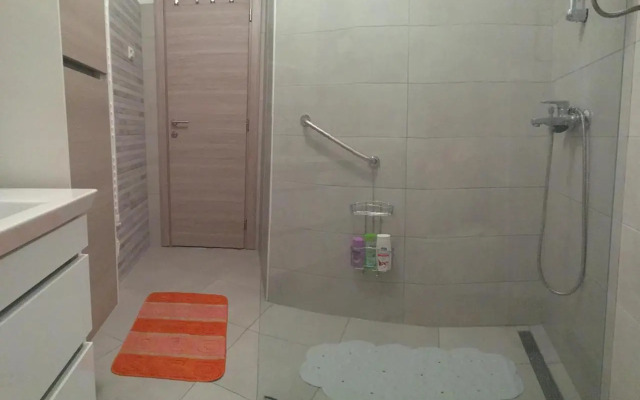 Holly apartman