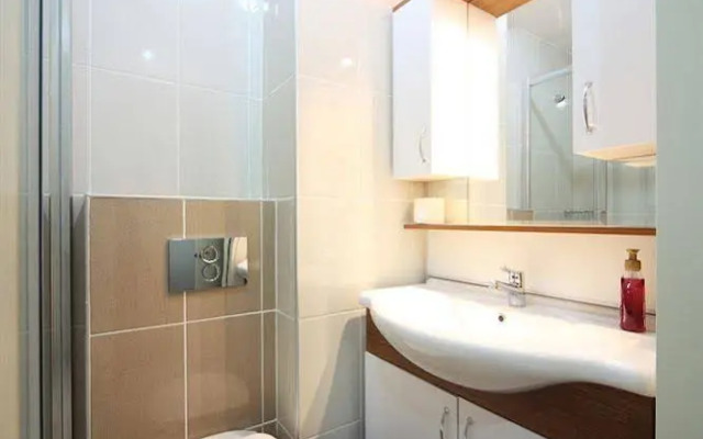 Nil Luxury Academic Apart